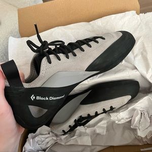 BRAND NEW! Black Diamond aspect climbing shoes. Men size 10.5 Neutral